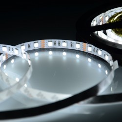 Flexible LED Strip 9.6W/m,120 led/m LED strip，non-waterproof 5 meters 